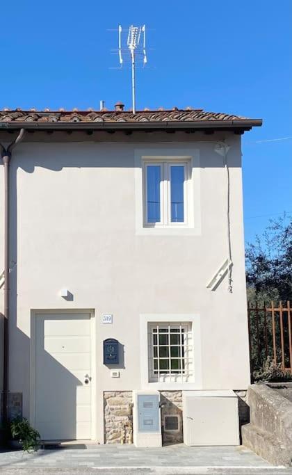 Relax&Business Wi-Fi, Tv Hd, Parcheggio Gratuito Villa Capannori Bagian luar foto
